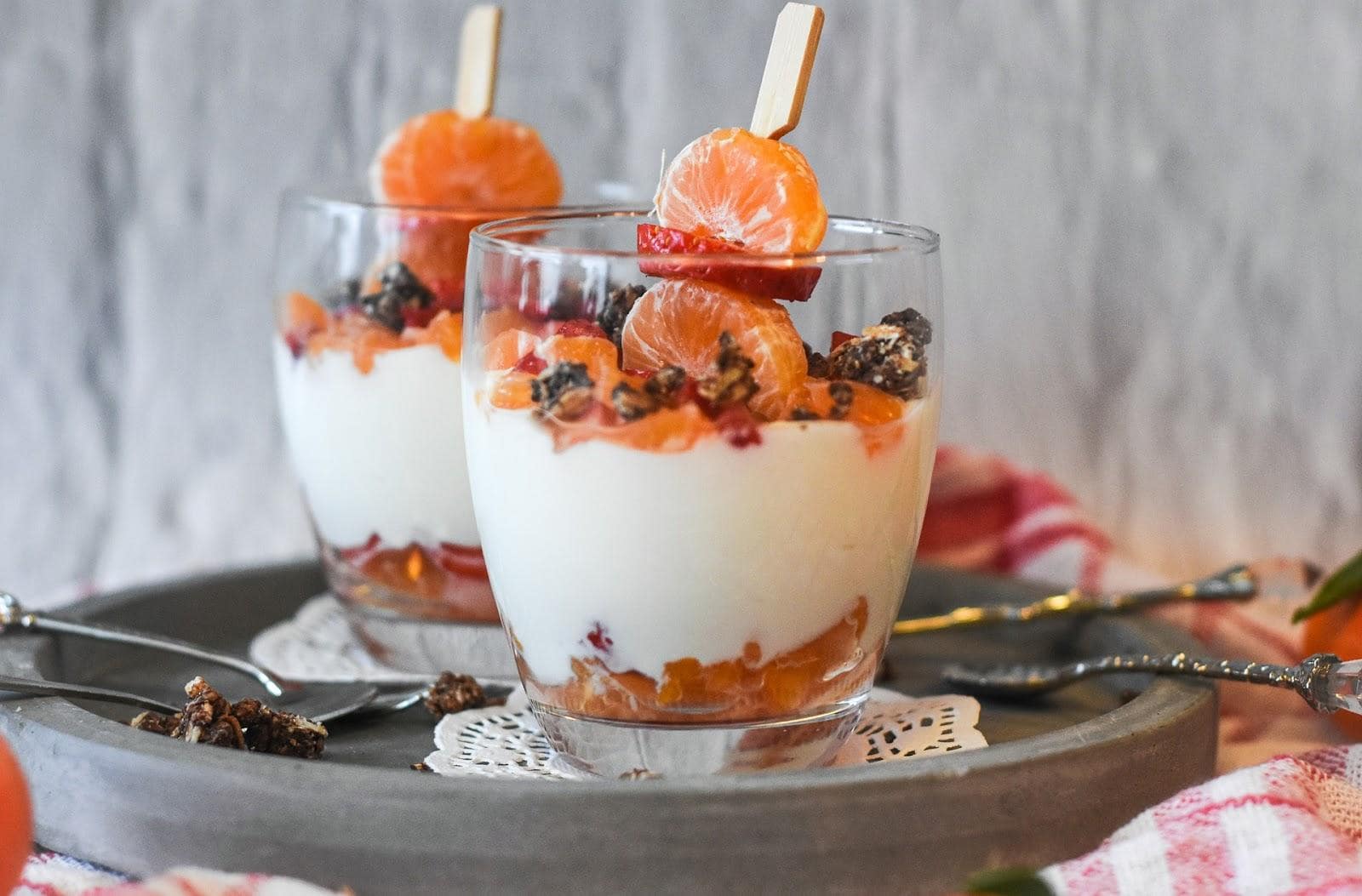 jogurt z owocami