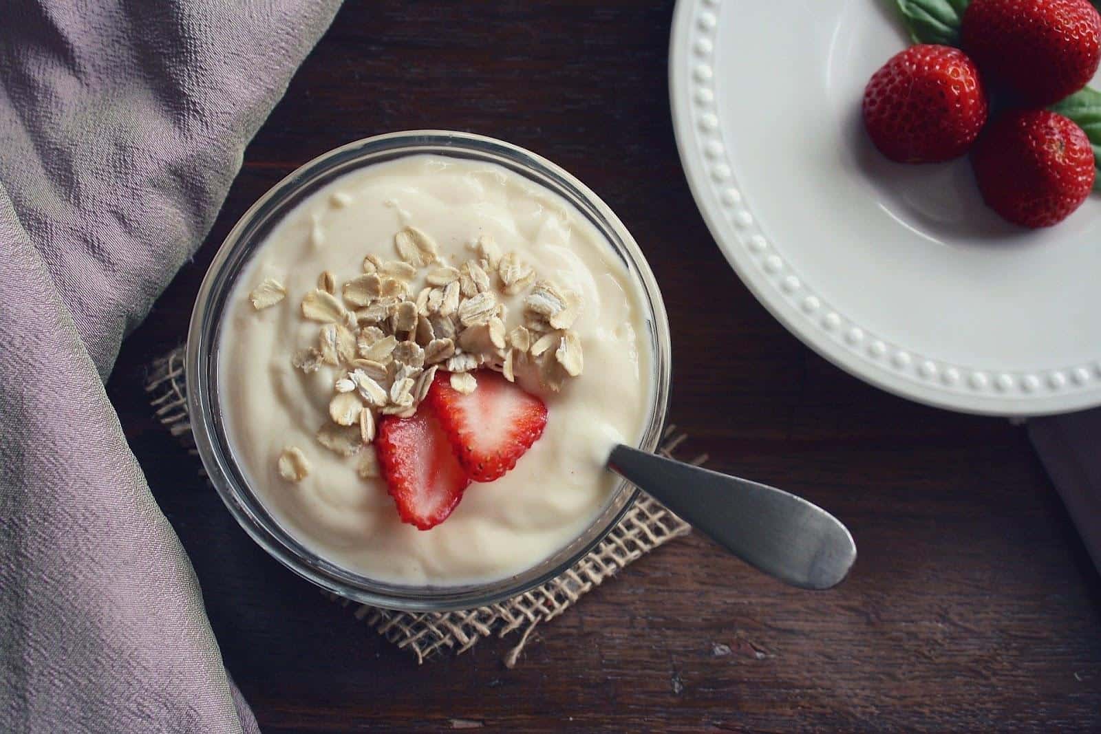 Jak samodzielnie zrobić jogurt naturalny?
